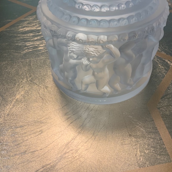1930 Signed Rene Lalique Les Enfants Cherubs Roses Crystal Lidded Powder… - Picture 3 of 5